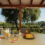 Tettix Villa *