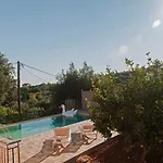 Tettix Villa *
